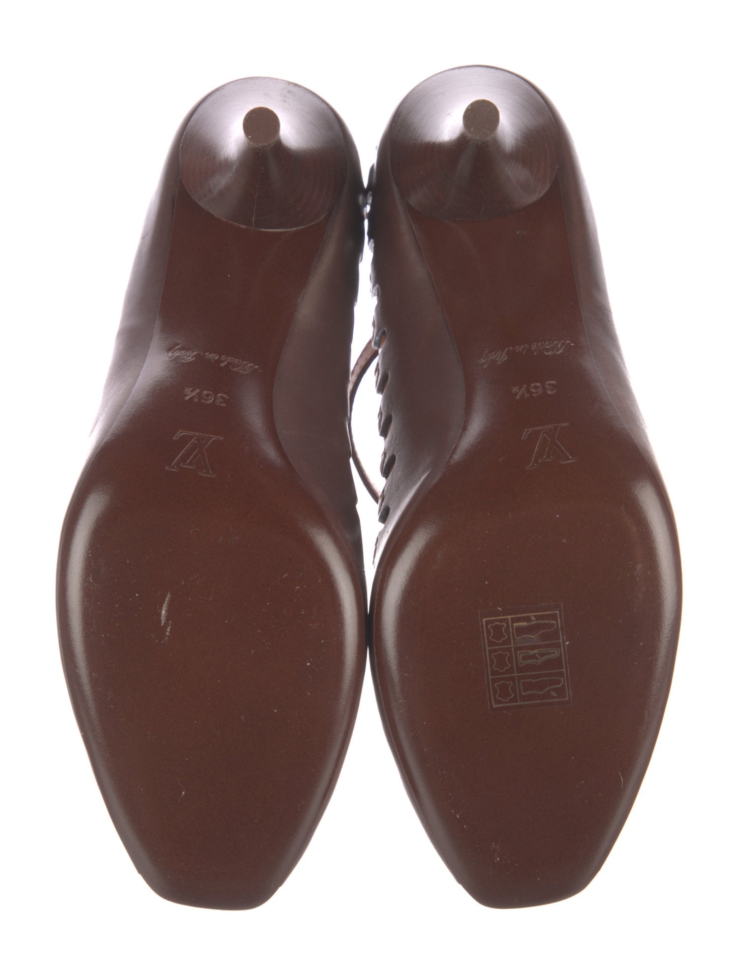 Louis Vuitton Leather Colorblock Pattern T-Strap Pumps
